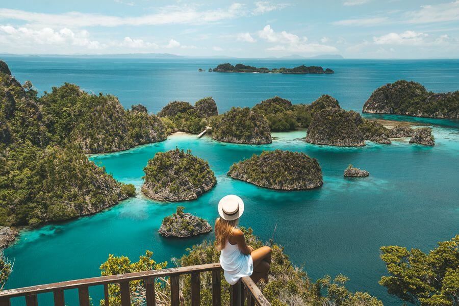 Raja Ampat Private Tour 4D3N Explore Piaynemo & Wayag