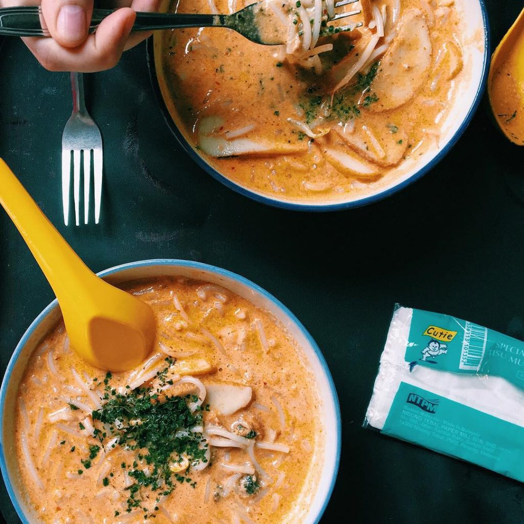 where to eat in singapore : 328 Kantong Laksa 