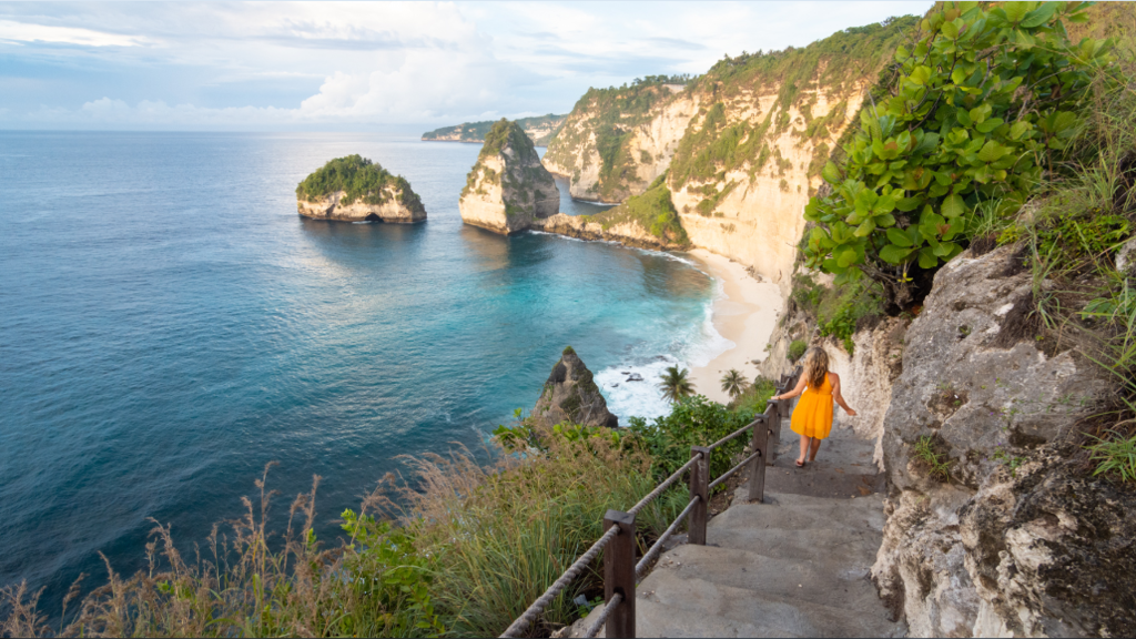 East Nusa Penida Island: Atuh Beach, Diamond Beach, Tree House and More