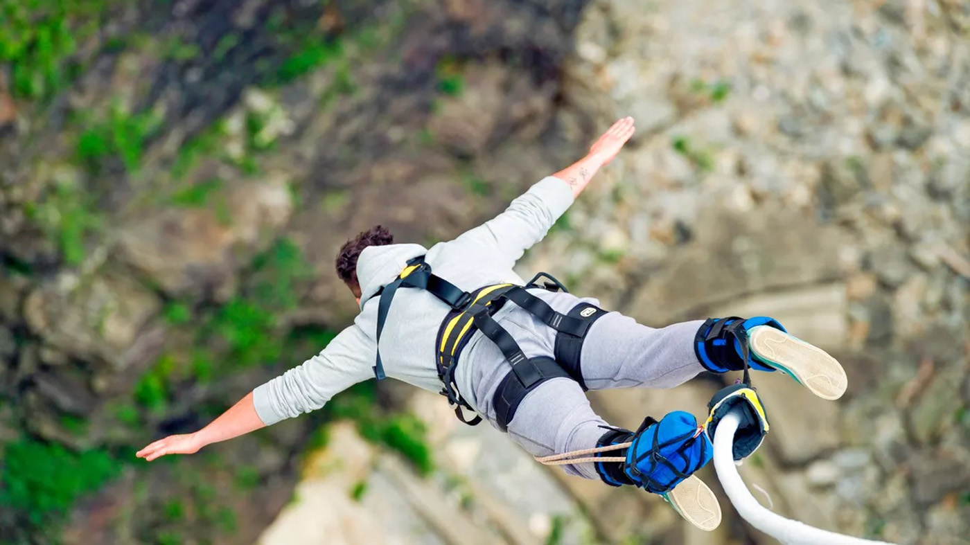 human slingshot bungee ride