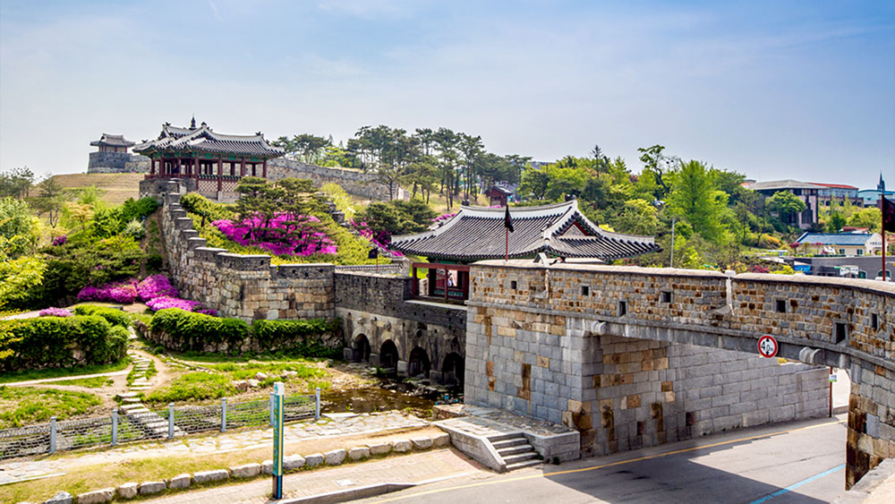 Suwon Hwaseong Fortress And Korean Folk Village Tour